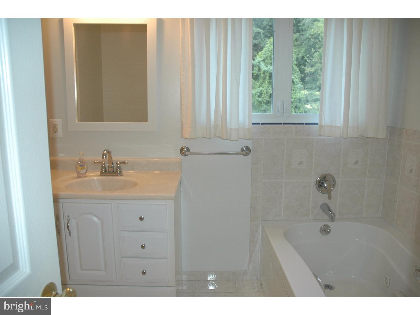 1611 Rivers Edge Drive Delanco, NJ 08075 - Photo 10 of 22 Master Bathroom