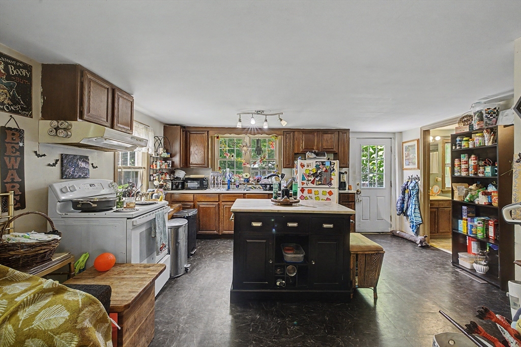 166 Summer Street Amherst, MA 01002 - Photo 7 of 23