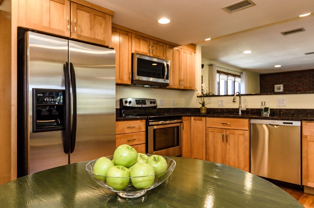 6 Allen Street Lexington, MA 02421 - Photo 9 of 30 Gallery Image 9