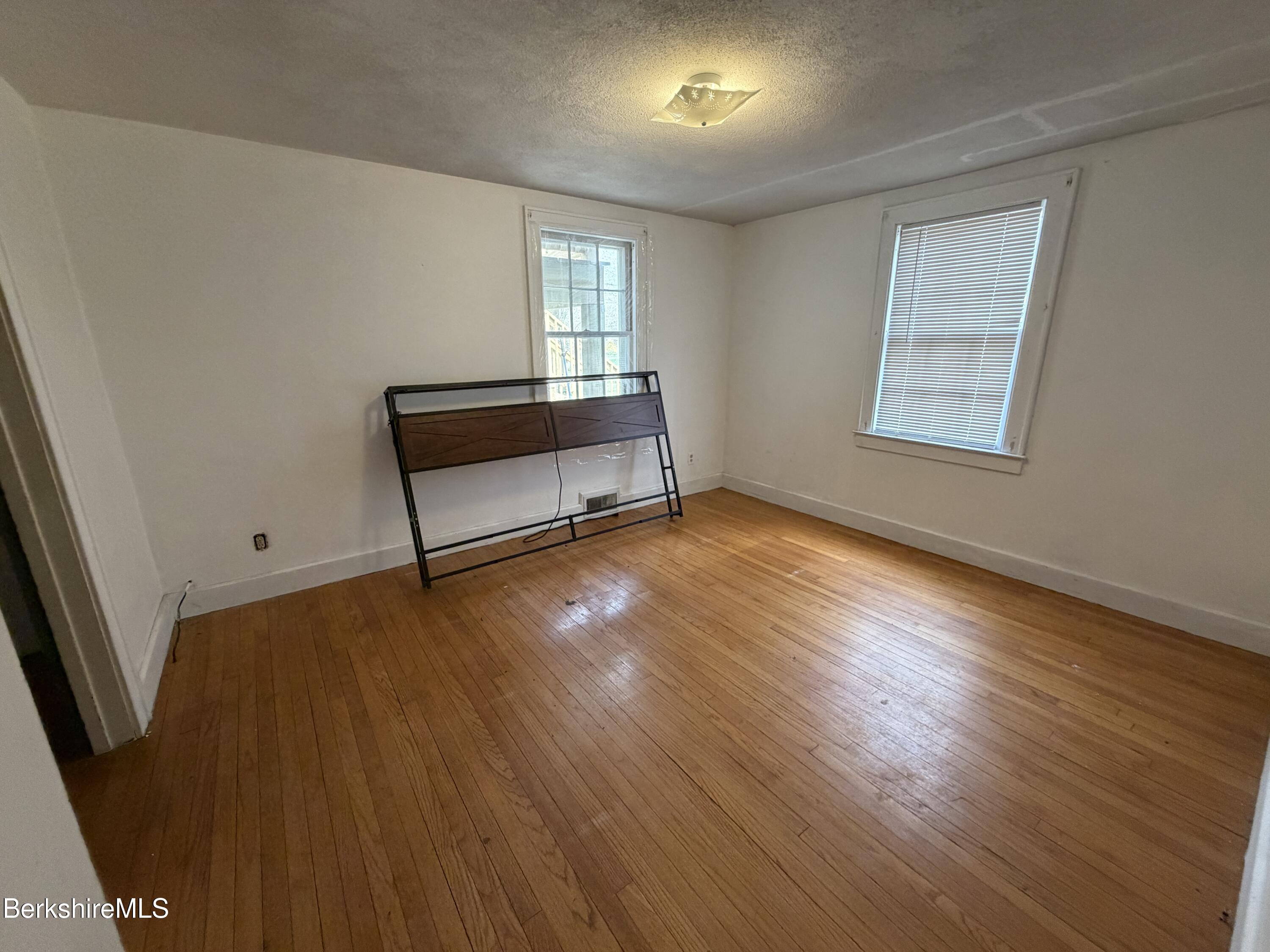 19 Upland Road Pittsfield, MA 01201 - Photo 5 of 23 IMG_0661