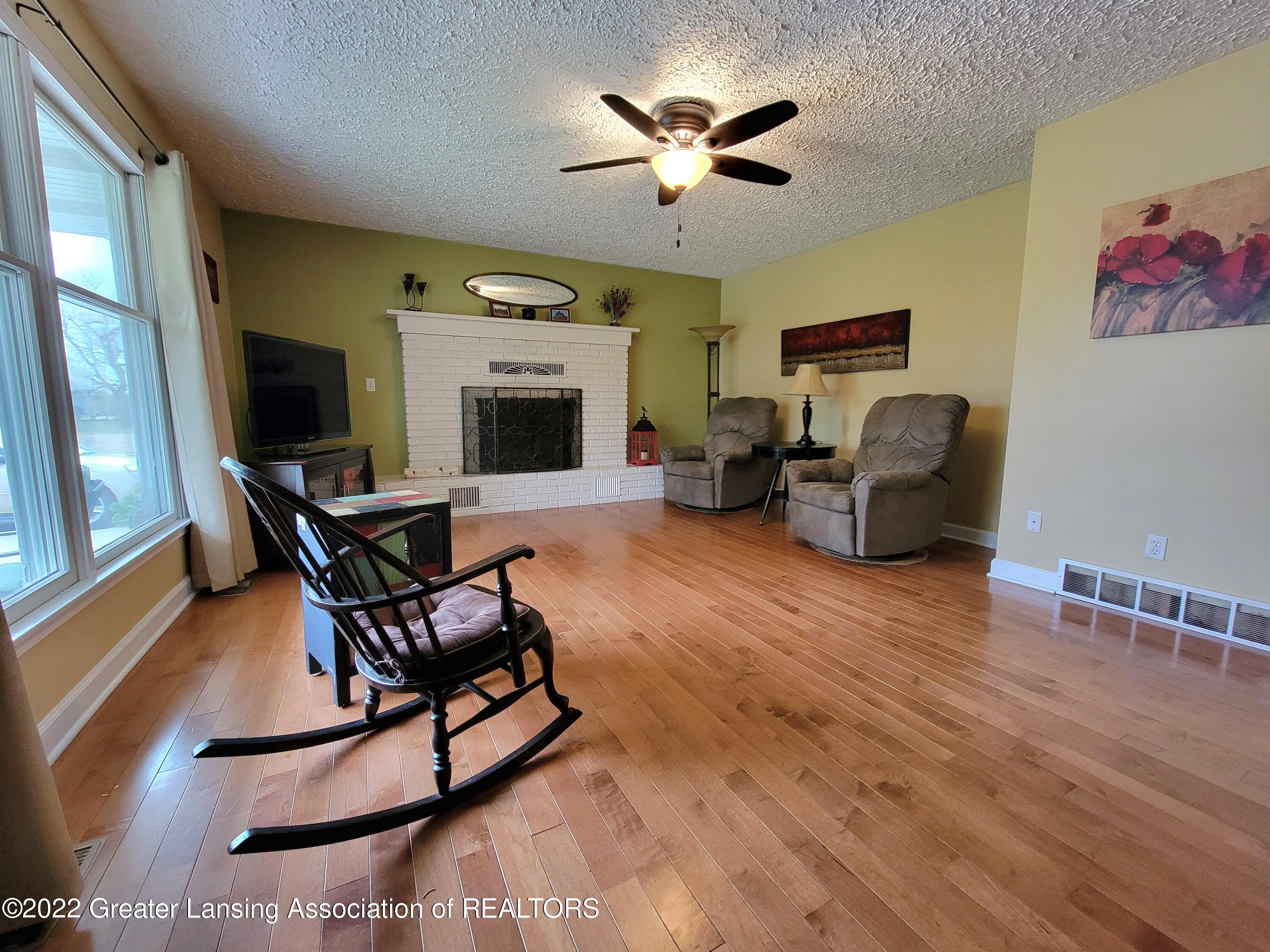 13444 Turner Road Dewitt, MI 48820 - Photo 35 of 54 33 living room