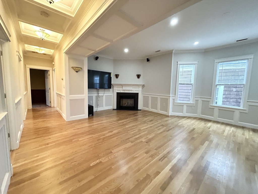 12 Buttonwood Street, Unit 3 Boston, MA 02125 - Photo 3 of 11