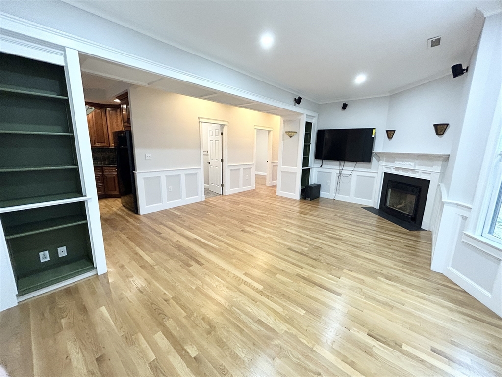 12 Buttonwood Street, Unit 3 Boston, MA 02125 - Photo 5 of 11