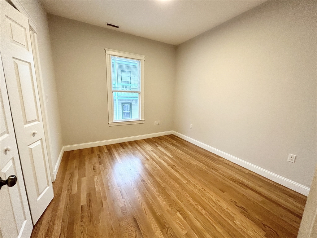 12 Buttonwood Street, Unit 3 Boston, MA 02125 - Photo 7 of 11