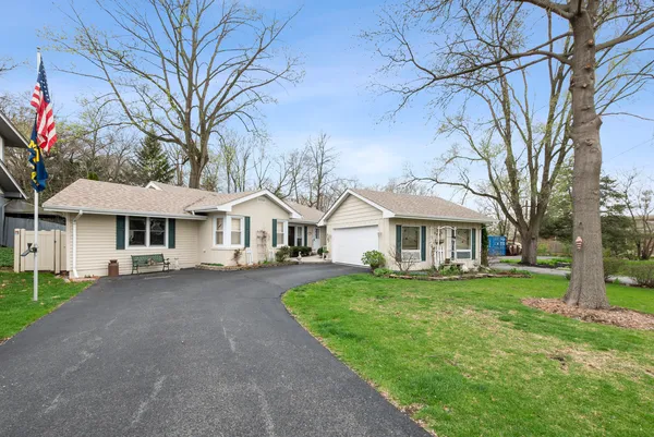 $425,000 | 12130 South Nagle Avenue, Palos Heights, IL 60463