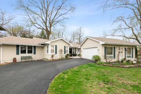 $425,000 | 12130 South Nagle Avenue, Palos Heights, IL 60463