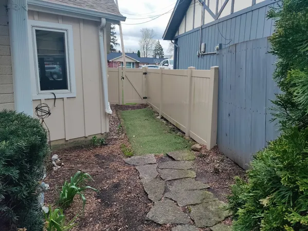 $425,000 | 12130 South Nagle Avenue, Palos Heights, IL 60463