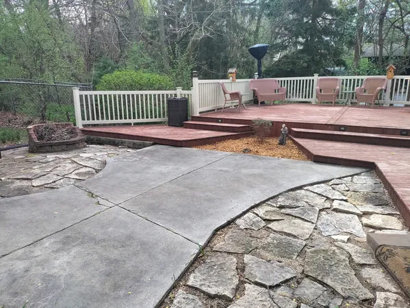 $425,000 | 12130 South Nagle Avenue, Palos Heights, IL 60463