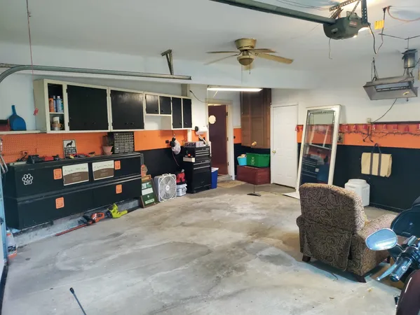 $425,000 | 12130 South Nagle Avenue, Palos Heights, IL 60463