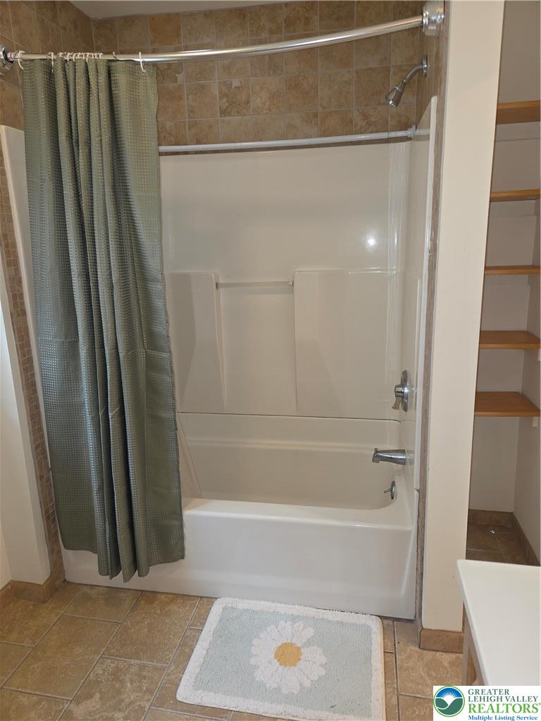 12 West 4th Street, Unit 4 Bethlehem, PA 18015 - Photo 29 of 29 a bathroom with bathtub