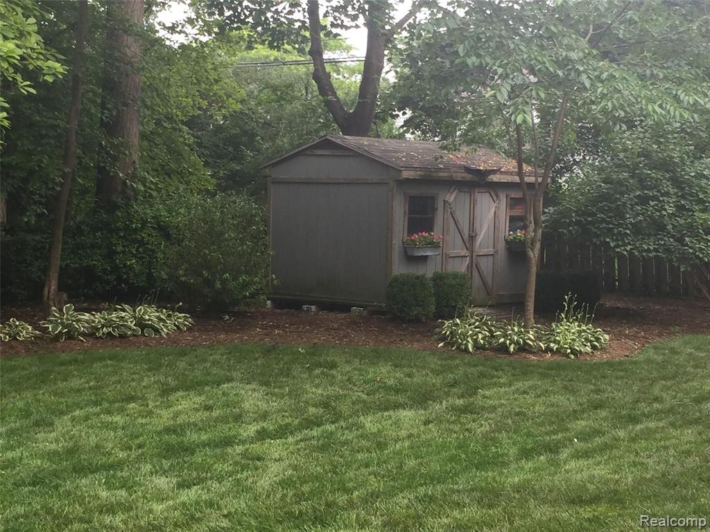 637 Middlesex Road Grosse Pointe Park, MI 48230 - Photo 41 of 44