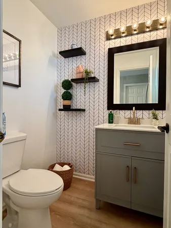 $2,600 | 1353 Ridgefield Circle, Unit 1353, Carol Stream, IL 60188