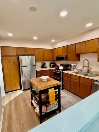$2,600 | 1353 Ridgefield Circle, Unit 1353, Carol Stream, IL 60188