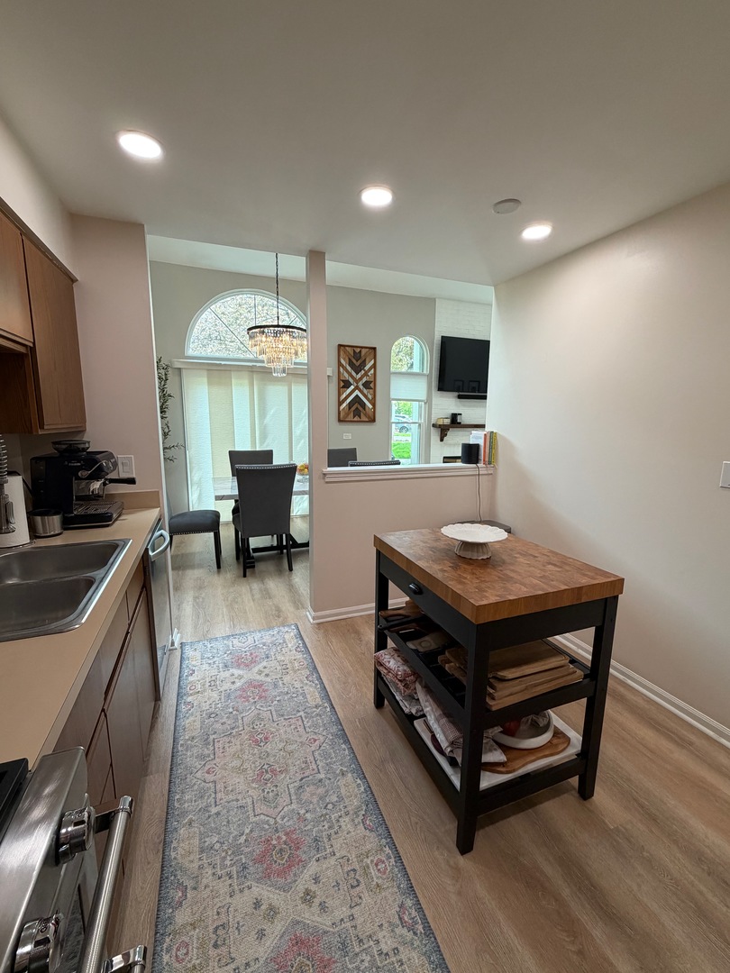 1353 Ridgefield Circle, Unit 1353 Carol Stream, IL 60188 - Photo 5 of 22