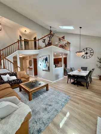 $2,600 | 1353 Ridgefield Circle, Unit 1353, Carol Stream, IL 60188