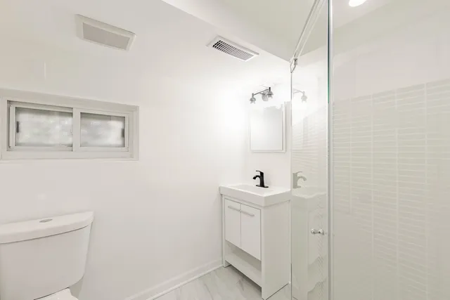 $377,400 | 5631 West 64th Place, Chicago, IL 60638