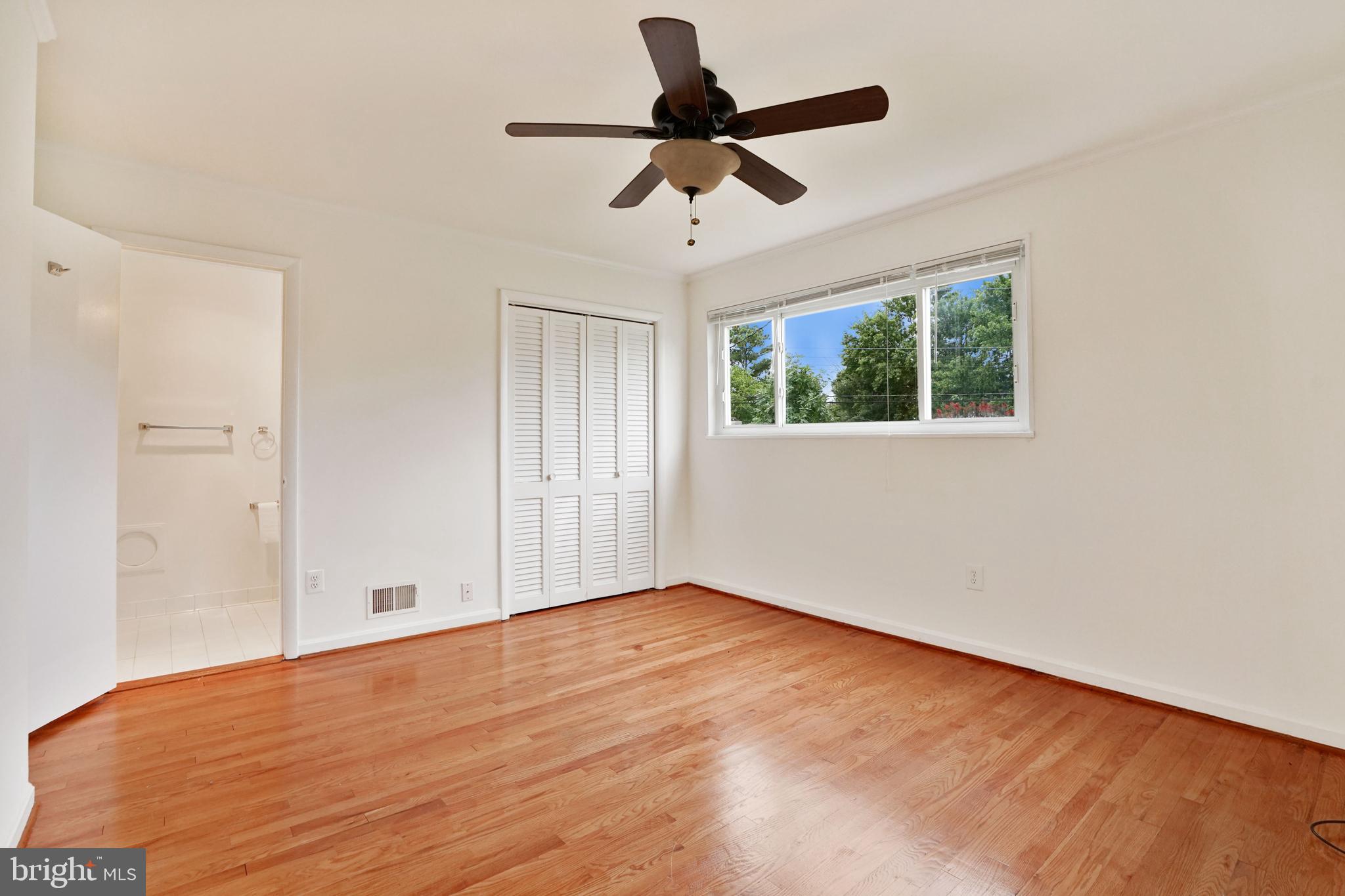 2911 Farm Road Alexandria, VA 22302 - Photo 13 of 35 wooden floor in an empty room