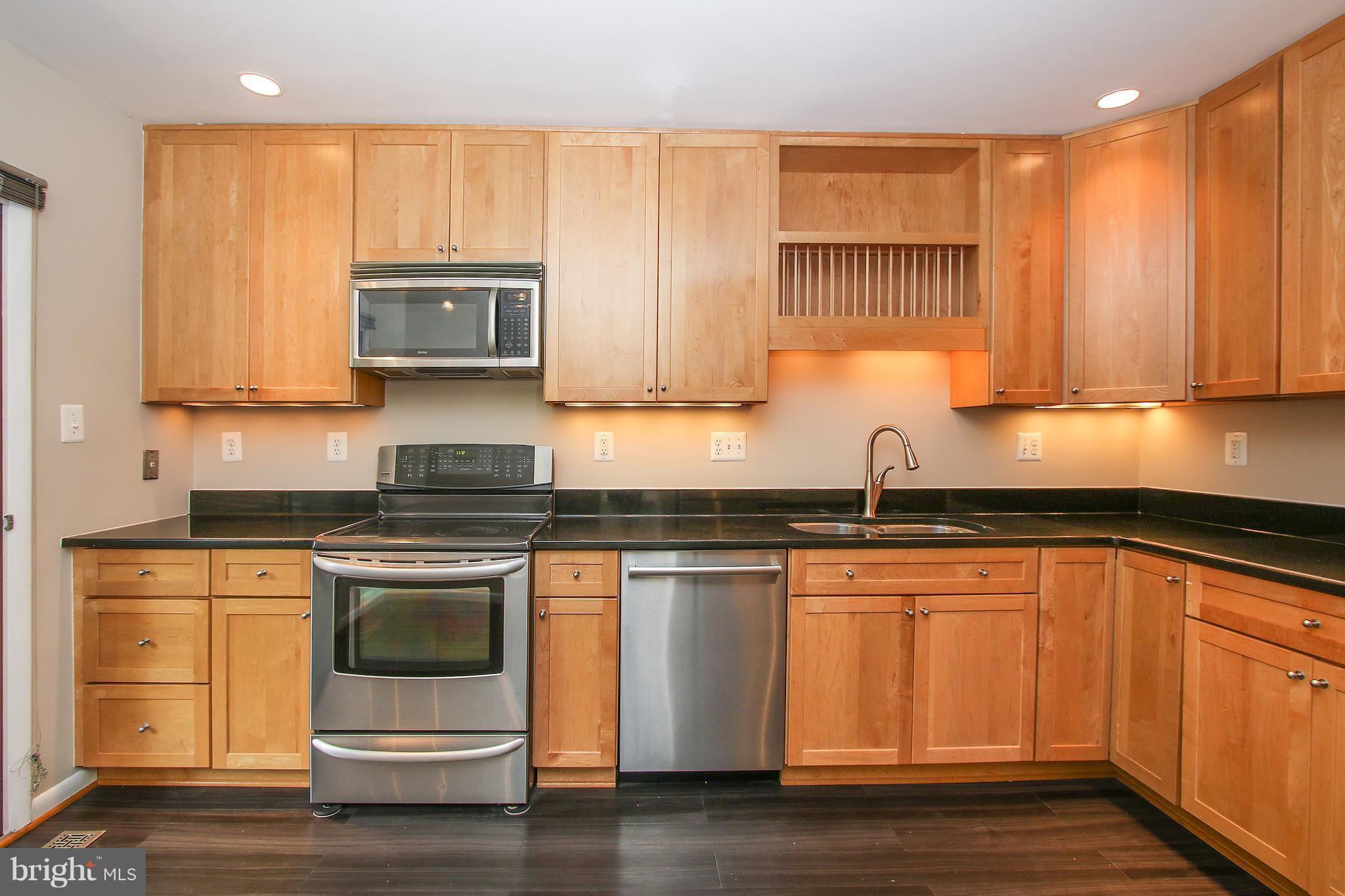 2033 Wethersfield Court Reston, VA 20191 - Photo 3 of 30 Gourmet Kitchen With Beautiful Cabinets