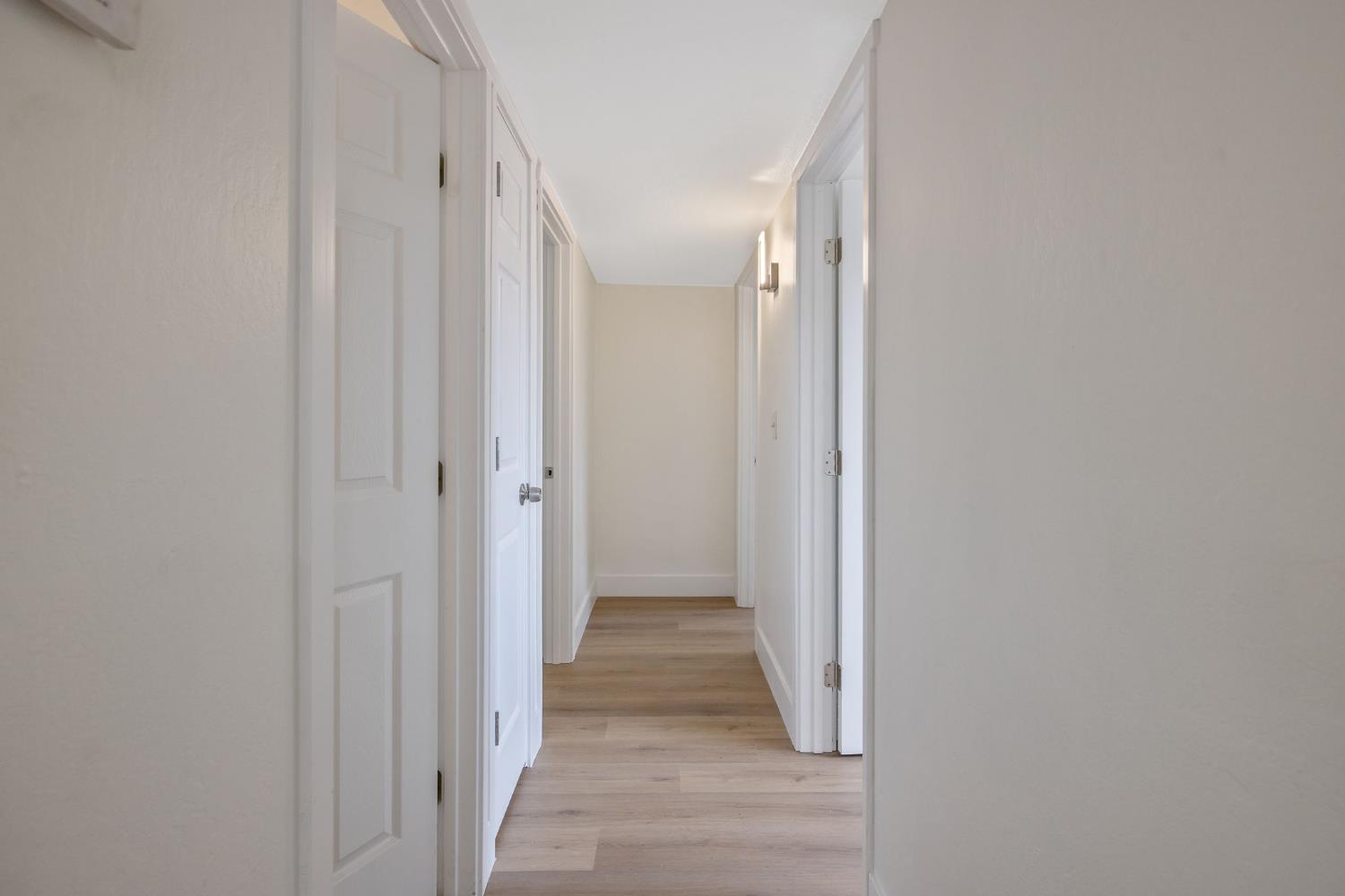 91 West Richert Avenue Clovis, CA 93612 - Photo 16 of 28