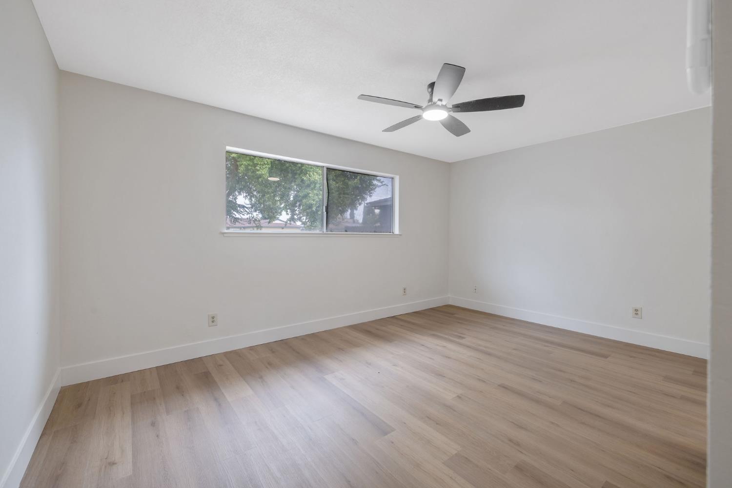 91 West Richert Avenue Clovis, CA 93612 - Photo 22 of 28