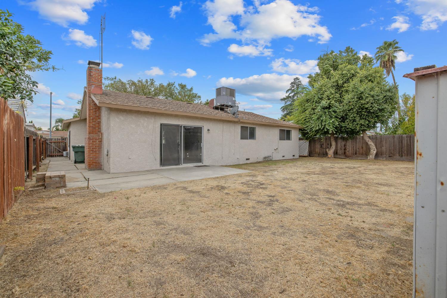 91 West Richert Avenue Clovis, CA 93612 - Photo 27 of 28