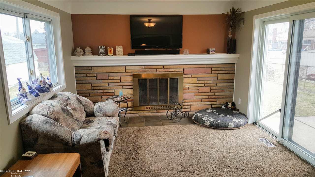 29232 Ridgefield Avenue Warren, MI 48088 - Photo 8 of 23 31312461-7.JPG