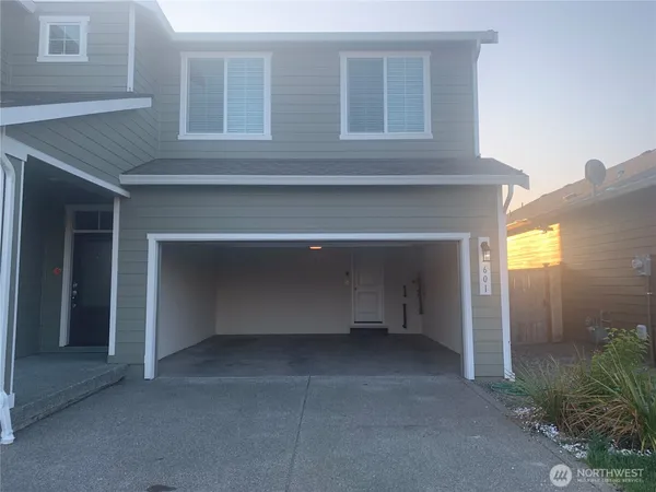 $3,750 | 601 Deusen Lane North, Enumclaw, WA 98022