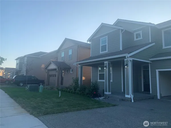 $3,750 | 601 Deusen Lane North, Enumclaw, WA 98022