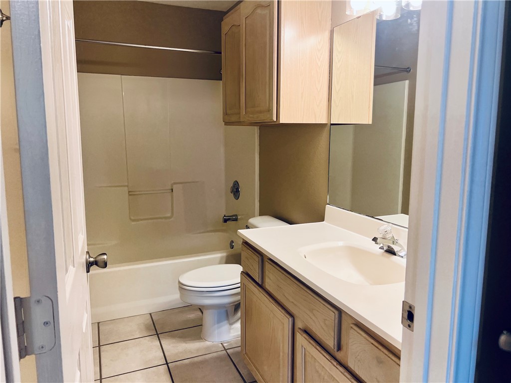 15634 Cruiser Street, Unit A Corpus Christi, TX 78418 - Photo 4 of 24