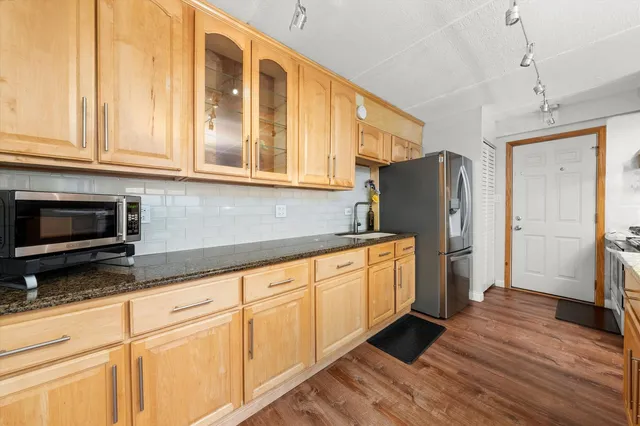 $209,900 | 7932 West 93rd Street, Unit 2A, Hickory Hills, IL 60457