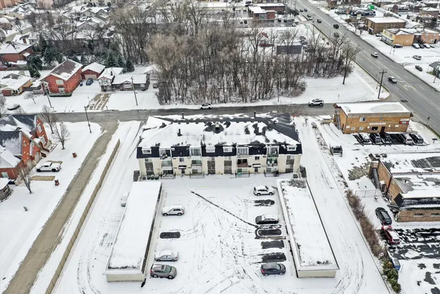 $209,900 | 7932 West 93rd Street, Unit 2A, Hickory Hills, IL 60457