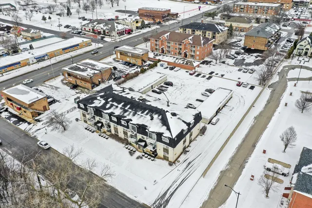 $209,900 | 7932 West 93rd Street, Unit 2A, Hickory Hills, IL 60457