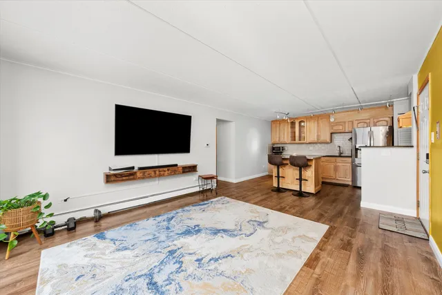 $209,900 | 7932 West 93rd Street, Unit 2A, Hickory Hills, IL 60457