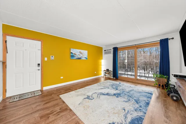 $209,900 | 7932 West 93rd Street, Unit 2A, Hickory Hills, IL 60457