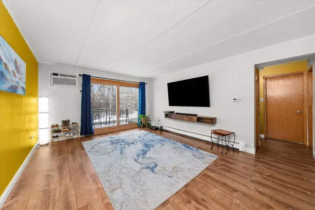 $209,900 | 7932 West 93rd Street, Unit 2A, Hickory Hills, IL 60457