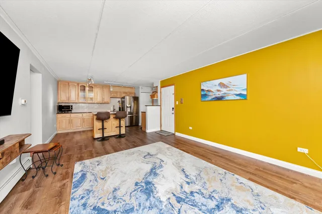 $209,900 | 7932 West 93rd Street, Unit 2A, Hickory Hills, IL 60457