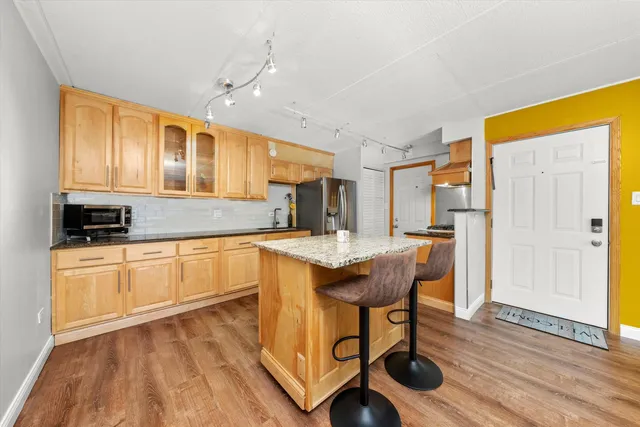 $209,900 | 7932 West 93rd Street, Unit 2A, Hickory Hills, IL 60457