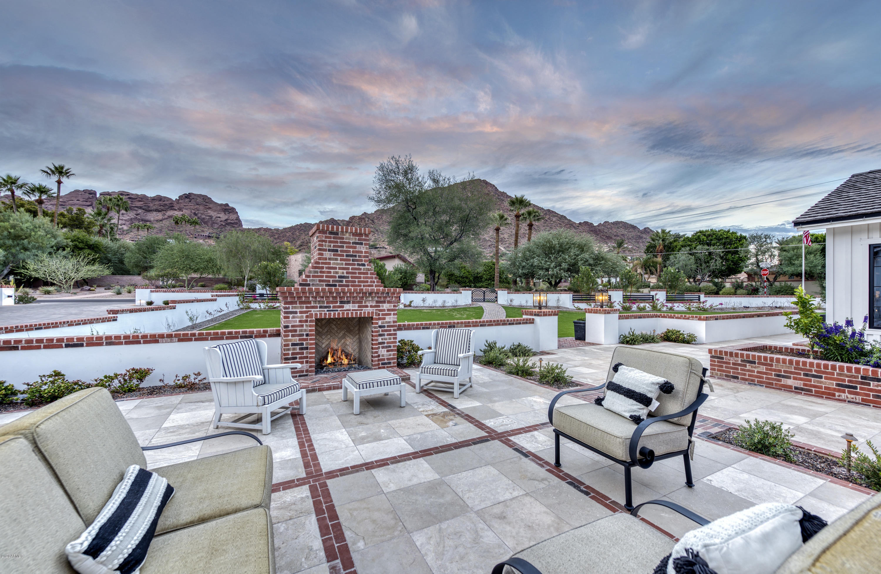 4971 East Palomino Road Phoenix, AZ 85018 - Photo 11 of 82 Courtyard View at Sunset