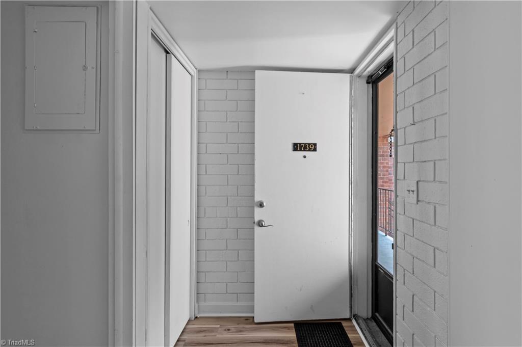 1739 South Hawthorne Road Winston-Salem, NC 27103 - Photo 4 of 17