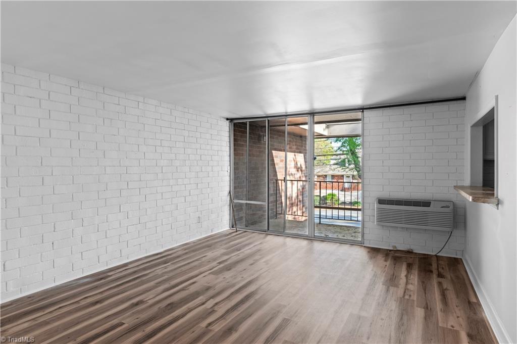 1739 South Hawthorne Road Winston-Salem, NC 27103 - Photo 5 of 17