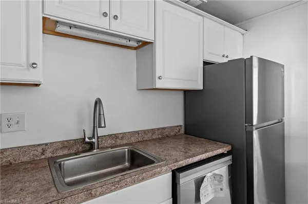 $117,900 | 1739 South Hawthorne Road, Winston-Salem, NC 27103