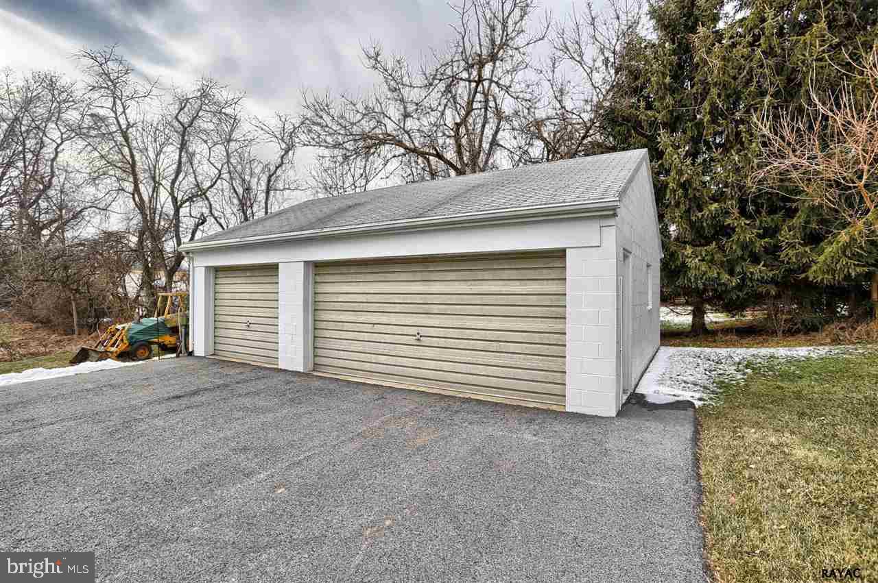 1184 Heindel Road York, PA 17408 - Photo 10 of 33 Gallery Image 10