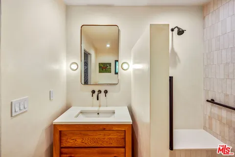 $2,100,000 | 29500 Heathercliff Road, Unit 225, Malibu, CA 90265