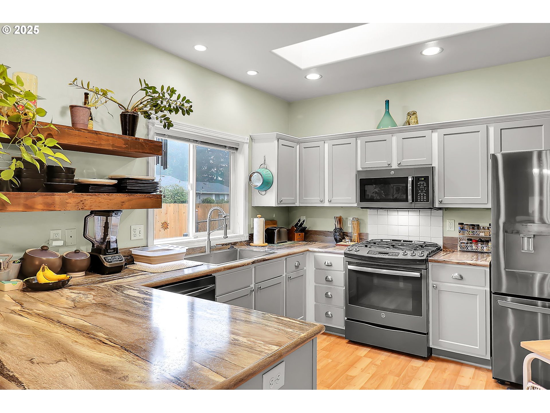 4677 Calumet Way Eugene, OR 97404 - Photo 11 of 47