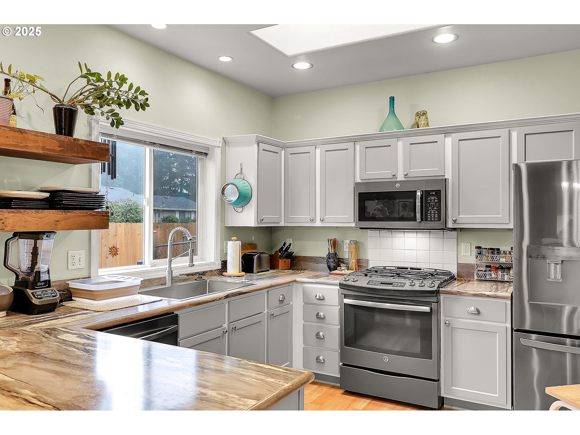 4677 Calumet Way Eugene, OR 97404 - Photo 12 of 47