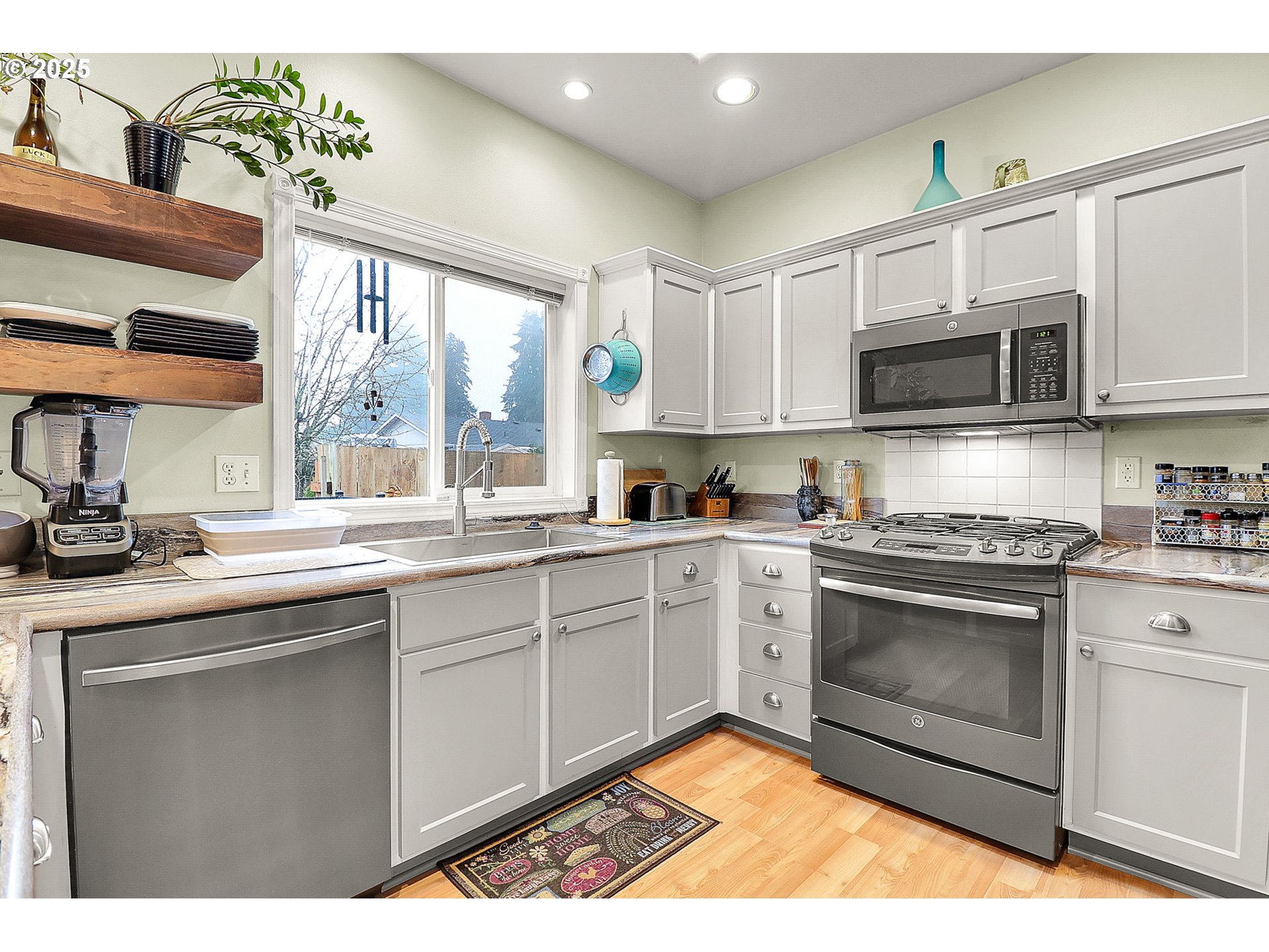 4677 Calumet Way Eugene, OR 97404 - Photo 14 of 47