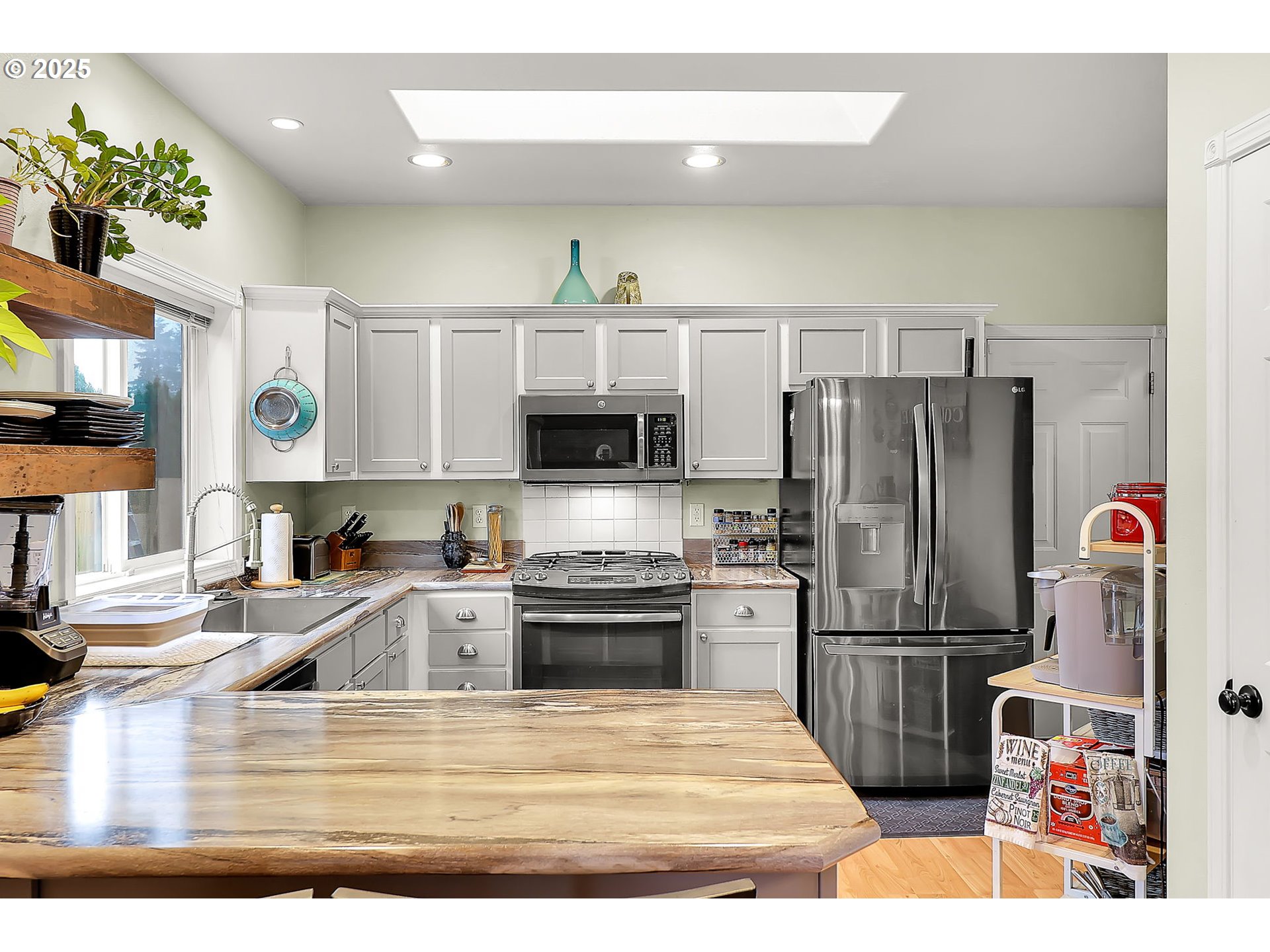 4677 Calumet Way Eugene, OR 97404 - Photo 9 of 47