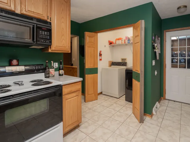 $304,900 | 1009 Sherwood Forrest Trail, Sturgis, MI 49091