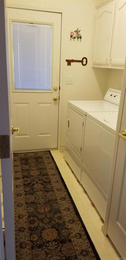 165 Roadrunner Lane Oceanside, CA 92057 - Photo 8 of 20 a bathroom with a shower