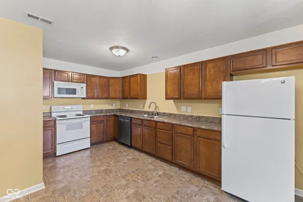 $230,000 | 6520 Emerald Ridge Court, Indianapolis, IN 46221